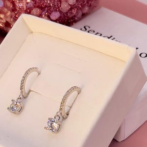 Silver bridesmaids earrings, bridesmaid gift earrings, gift for bridesmaids, wedding jewellery, diamond style bridesmaid earrings gifts