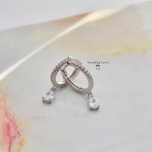 Regalo de dama de honor Pendientes colgantes de diamantes, pendientes de boda, pendientes de dama de honor, regalos para ella, pendientes colgantes de aro de diamantes, plata 925