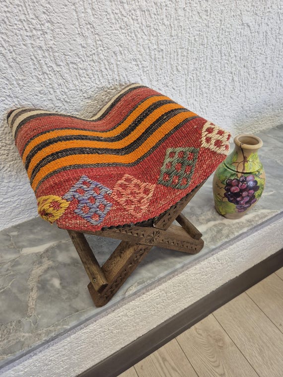 Handmade Kilim Ottoman Stool, Vintage Turkish Rug Seat with Carved Wooden Legs, Natural Wood, Turkish Kilim Stool, Wooden Chair, Boho Home