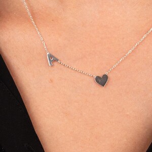 Presente de DIA DAS MÃES, colar com nome personalizado, colar com letra inicial personalizada, delicado pingente de coração com gravação personalizada, colar de ouro 14K