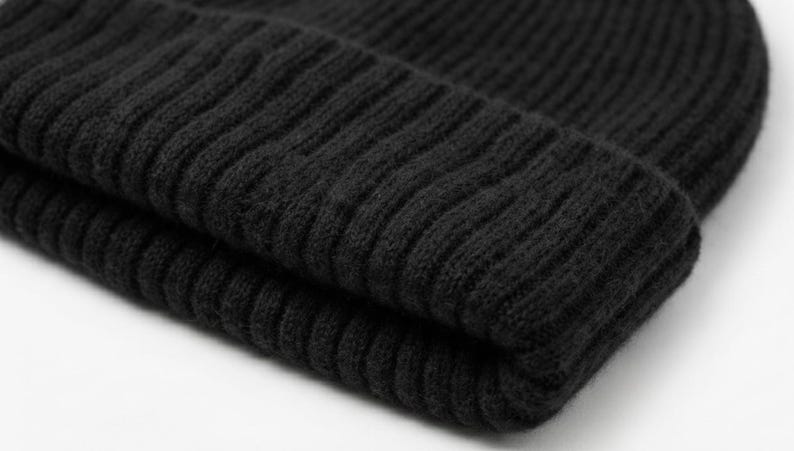 NPIA-zertifizierte Herrenmütze aus 100 % reinem Kaschmir | Zweilagige, 16 Mikron starke, klassisch gerippte Strickmütze mit Umschlag | Leichte 50-g-Wintermütze für jeden Tag Bild 2