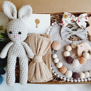 Welcome Baby Gift Box - Personalised Gender Neutral Newborn Gift for New Parents, Baby Shower, Gender Reveal, Birthday, Pregnancy Hamper