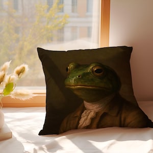 Frog Portrait Cushion Cover: 18th Century Style Animal Art Throw Pillow