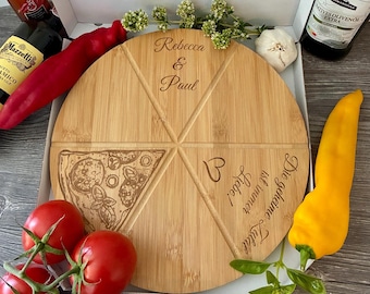 Personalisierter Holz-Pizzateller mit Gravur & Pizzaschneider – Geschenk zur Hochzeit, Verlobung oder Jahrestag – im stilvollen Pizzakarton