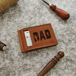 Gravierte Geldklammer Geschenk für Papa, Geldklammer aus Leder für Papa, Geldklammer Kartenhalter, Geldklammer Brieftasche für Papa von Tochter