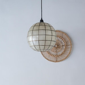 手作りのカピスシェルシャンデリアムーンシェイプ、ヴィンテージカピスペンダントライトバリ