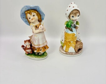 Two little vintage porcelain figurines