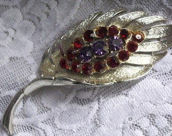 Vintage Silver Tone Leaf Feather Brooch Red Purple Rhinestones red hat womens pin jewelry jewellery