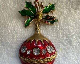 Enamel Holly With Hanging Ornament Christmas Brooch Pin costume jewelry jewellery