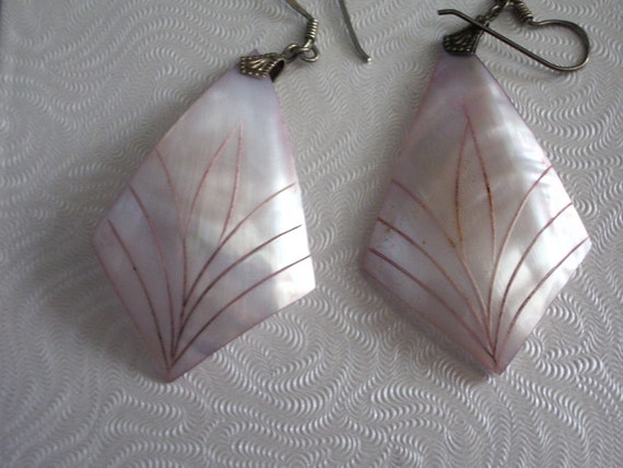 Artisan Etched Shell Diamond Shape Drop Earrings … - image 4
