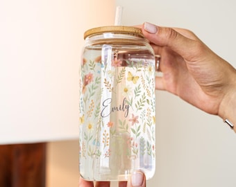 Custom Wildflower Glass Tumbler with Name, Personalized Floral Iced Coffee Cup with Lid and Straw, Cottagecore Flower Sipper Glass Can Gift