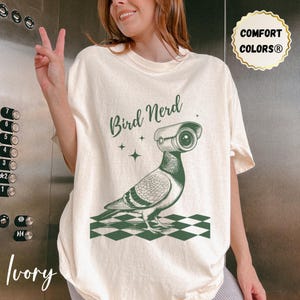 Pigeon Shirt Birdwatching Retro Tee Bird Lover Gift Bird Nerd Vintage Shirt Birding Weird Animal Print Tshirt Bird Watcher Comfort Colors