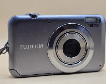 FUJIFILM　デジカメ A170　10.2メガピクセル Fujifilm FinePix A Series A170 10.2MP Digital Camera