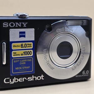 富士フイルム FinePix JV100 シルバー デジタルカメラ & バッテリー