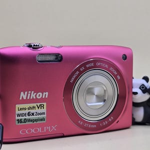 Nikon Coolpix S3300 Pink 16MP Digital Camera Y2K Digicam 6x Zoom Case
