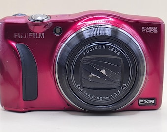 Fujifilm FinePix F770EXR Rote Digitalkamera 16MP 20x Zoom GPS CMOS Getestet
