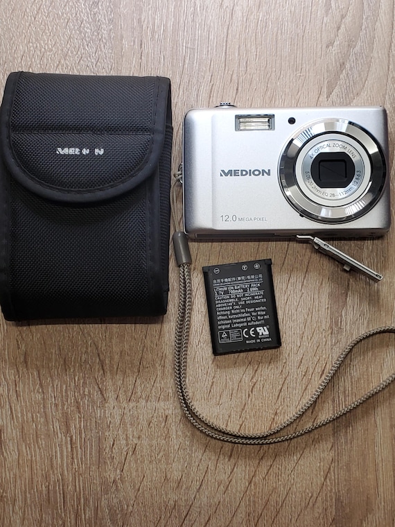 Medion MD 86308 12MP Digital Camera Silver Battery - Main Image