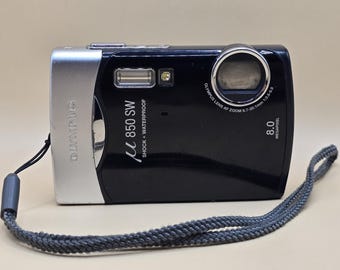 Fotocamera digitale Olympus Stylus 850 SW 8.MP - Nera testata con scheda SD e batteria