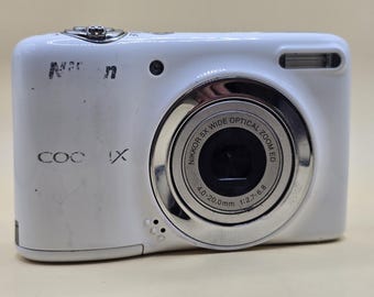 Nikon COOLPIX S6600 White With 4GB Sdhc Card Digital Camera From