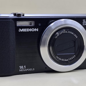 Medion MD 86732 16,1 MP 12,5x optische zoom zwarte compactcamera, Y2K-esthetische camera, 4 GB SD-kaart en batterij inbegrepen