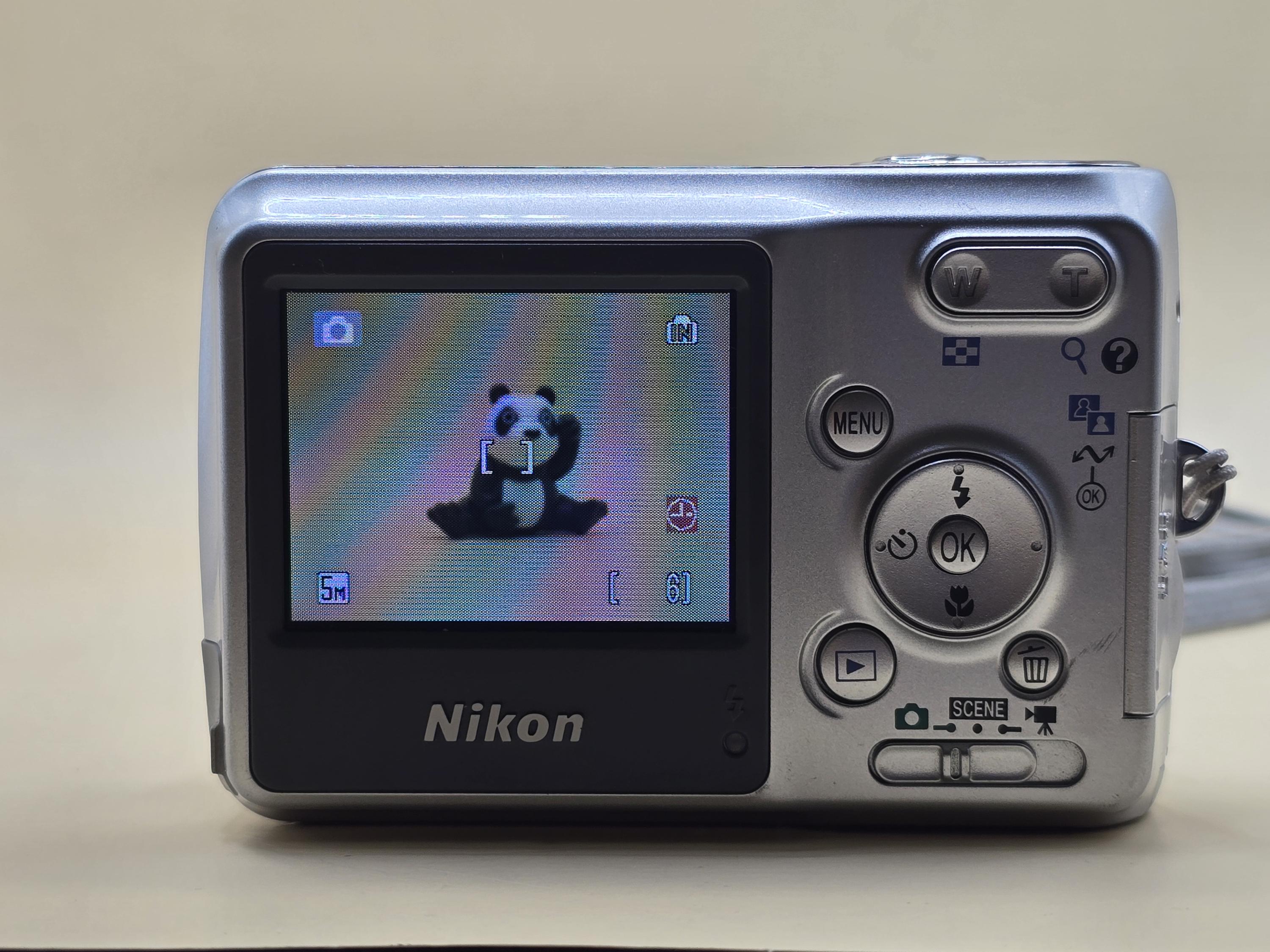 Nikon COOLPIX L3 5.1MP デジタルカメラ - シルバー - フル機能 