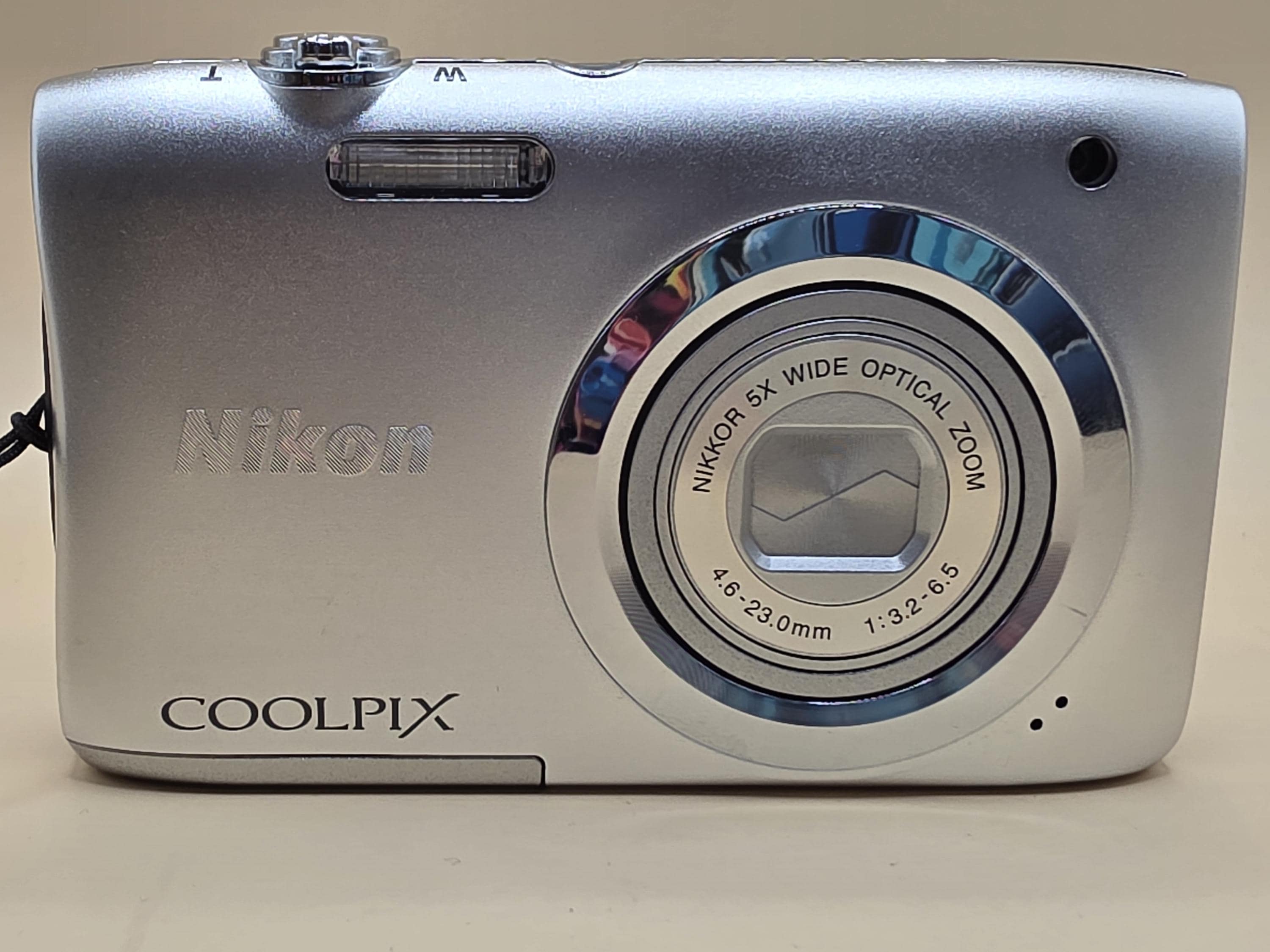 Exel+++nikon Coolpix A100 20.1MP Digital Camera With Charger