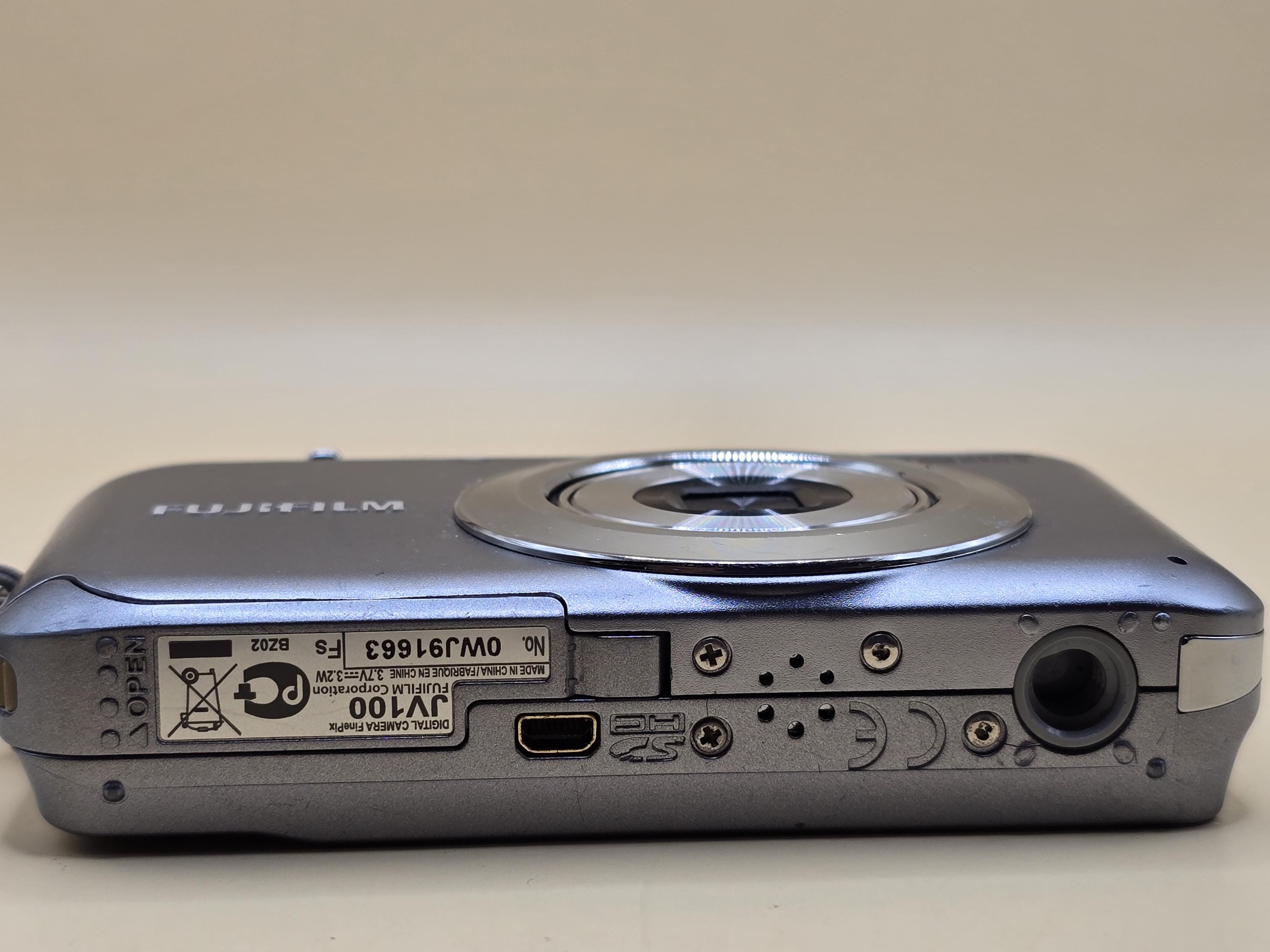 美品＊FUJIFILM FINEPIX JV100 シルバー Amazon.com : Fujifilm FinePix JV100 12 MP Digital Camera with 3x