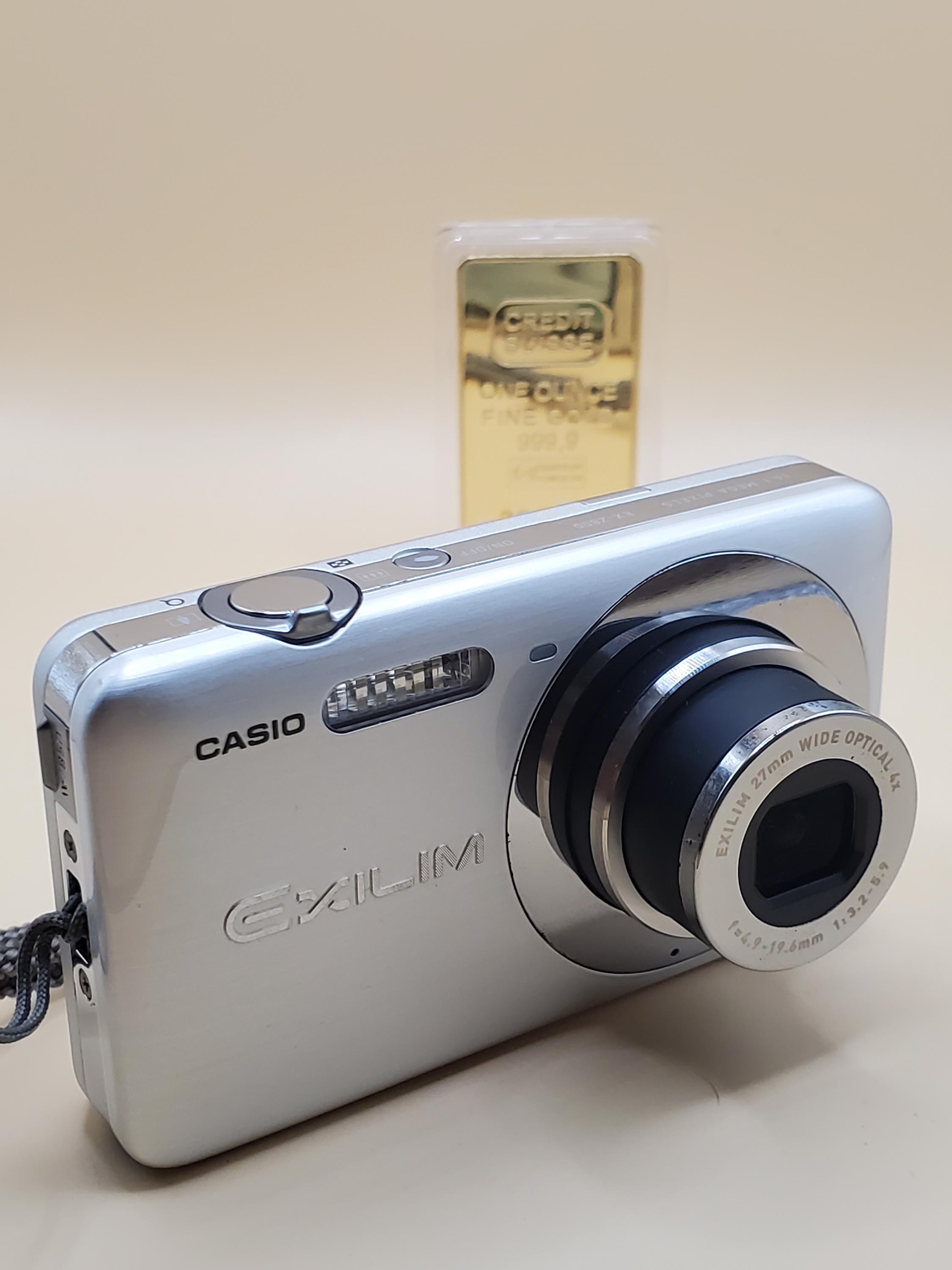 カシオ EX-Z800 シルバー 14.1メガピクセル デジタルカメラ - フル