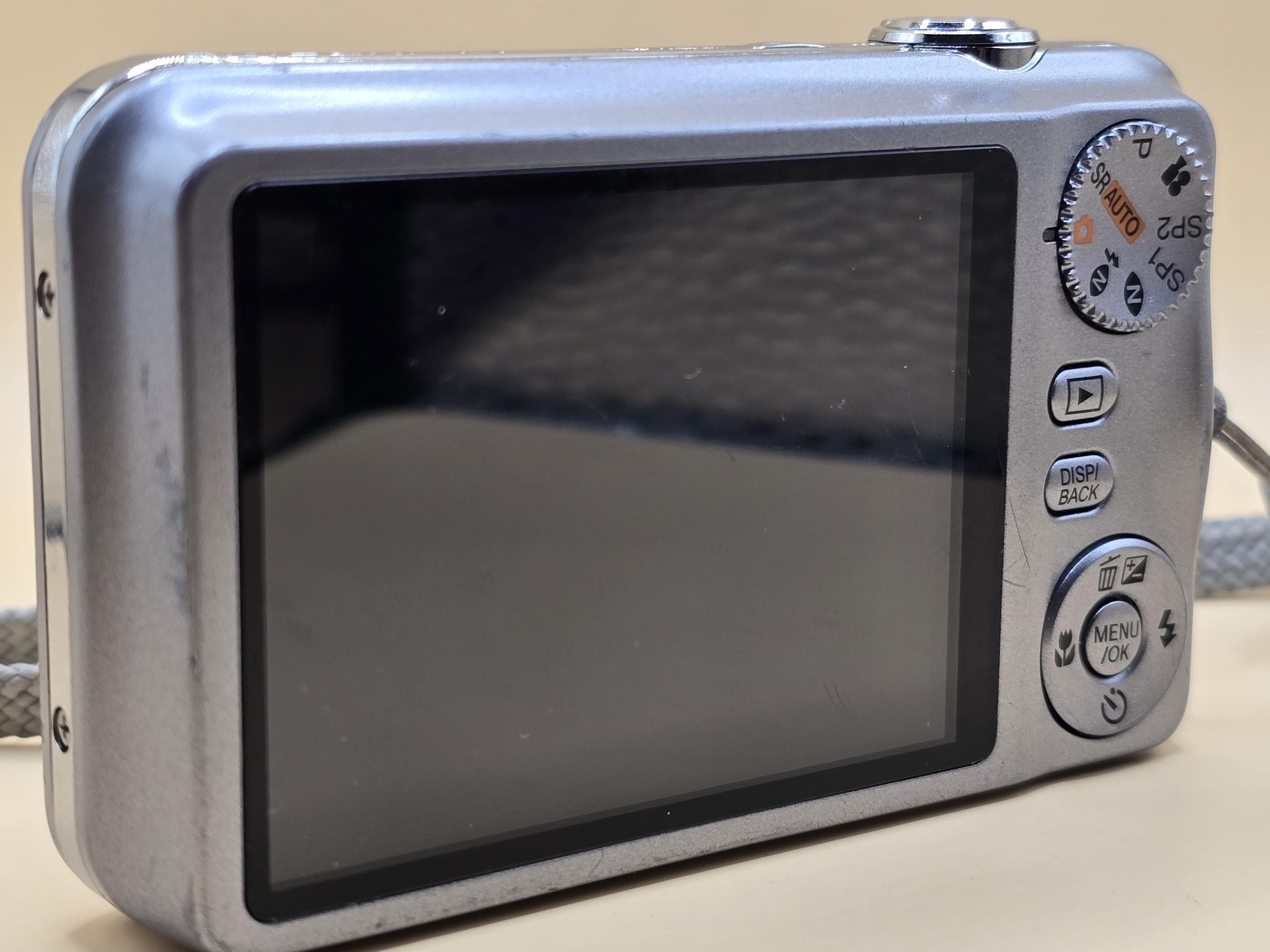 富士フイルム FinePix JV100 シルバー デジタルカメラ & バッテリー