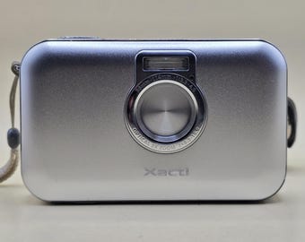 Sanyo Xacti VPC-CG100EX Full HD Mpeg4 Dual Camcorder Digital