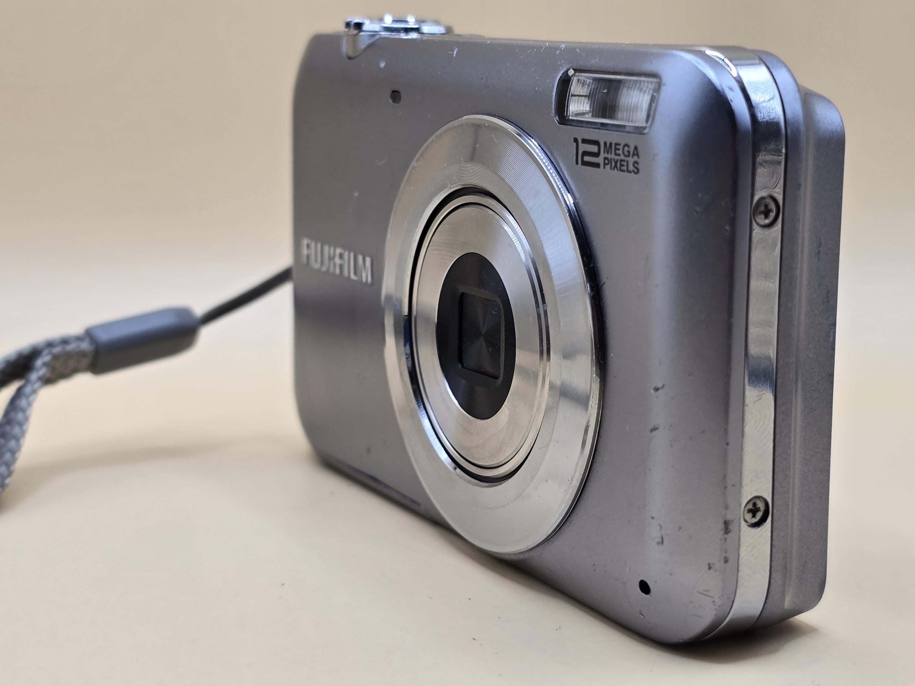 富士フイルム FinePix JV100 シルバー デジタルカメラ & バッテリー