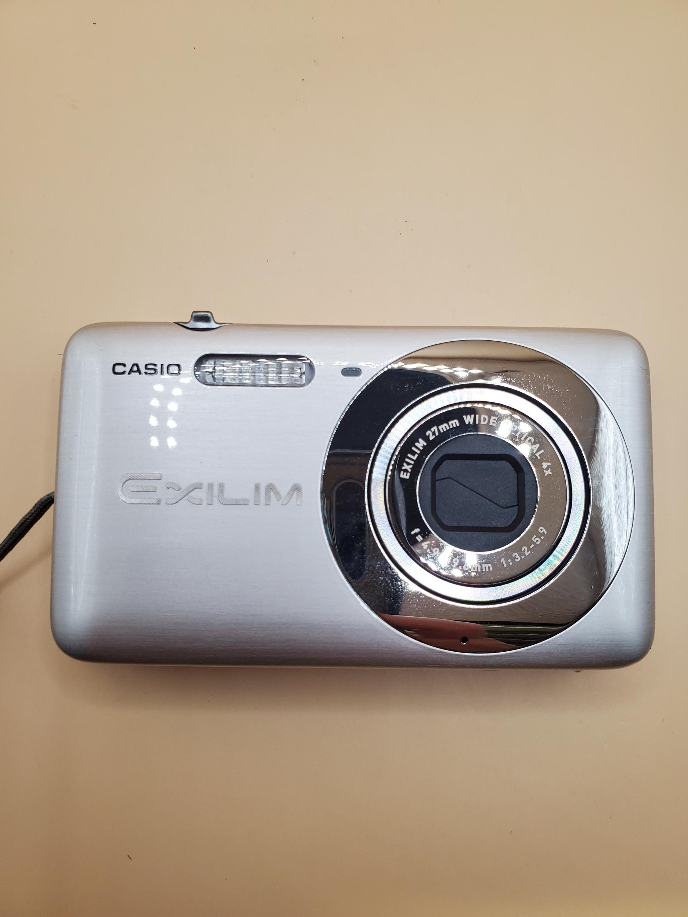 CASIO EX-Z800 デジタルカメラ シルバー カシオ EX-Z800 シルバー 14.1メガピクセル デジタルカメラ - フル