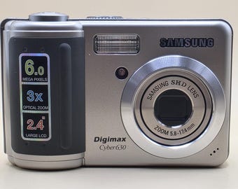 Fotocamera digitale Samsung Digimax Cyber 630 6MP Y2K con sensore CCD, stile retrò.