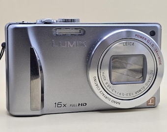 Fotocamera digitale Panasonic LUMIX DMC-TZ25 da 12,1 MP, colore argento, con obiettivo Leica testato.