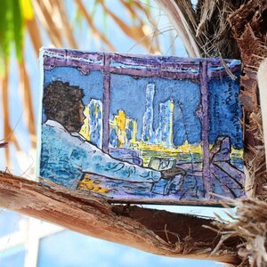 Dubai Creek — pintura original em tinta e aquarela sobre caixa de papelão reciclada com pastilhas de menta (11x8x2 cm).