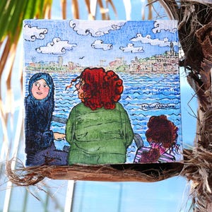 Em um navio, no porto de Jaffa — pintura original em tinta e aquarela em caixa de papelão reciclada de um ventilador portátil (14,5x13,5 x 5,5 cm).