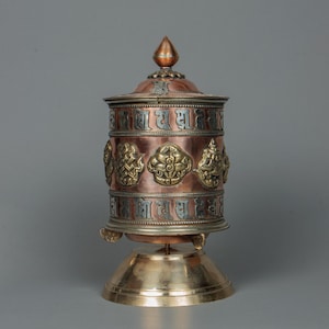 Moulin à prières tibétain fabriqué à la main, outil de méditation bouddhiste, spinner en bois en laiton, cadeau de guérison pour mantra, décoration d&#39;intérieur spirituelle