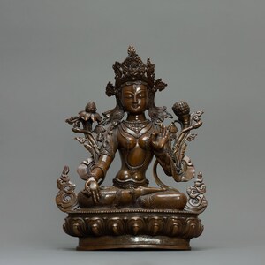 Statua di Tara bianca in rame ossidato realizzata a mano, dea della compassione