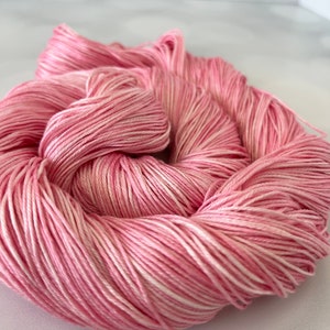 Pure Silk Yarn, pale pink, fingering weight yarn, Perfect Shell zdjęcie 6