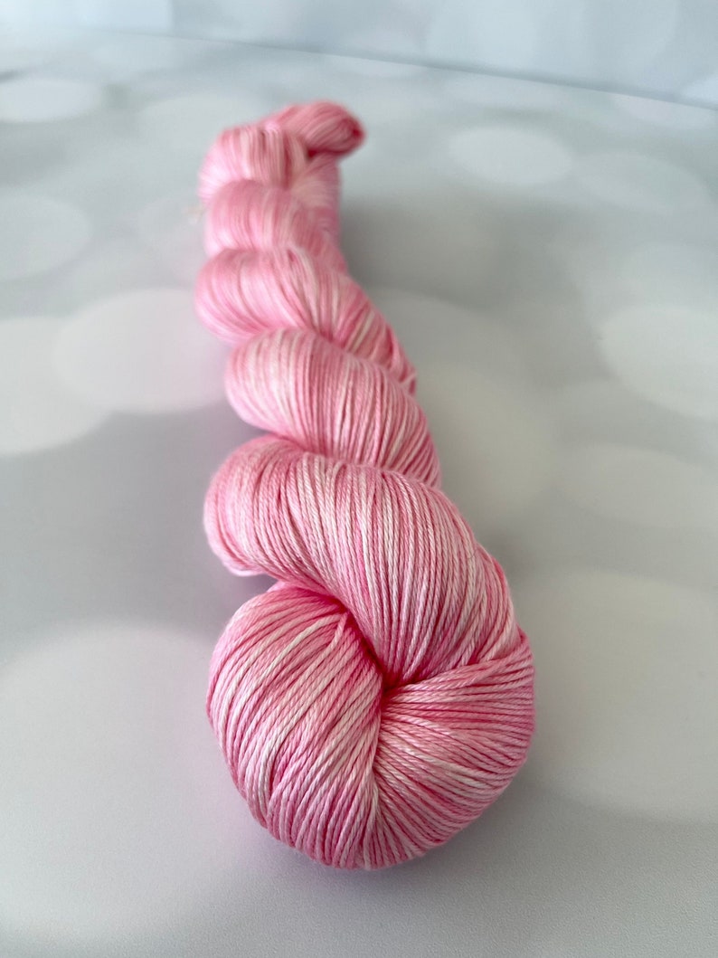 Pure Silk Yarn, pale pink, fingering weight yarn, Perfect Shell zdjęcie 1