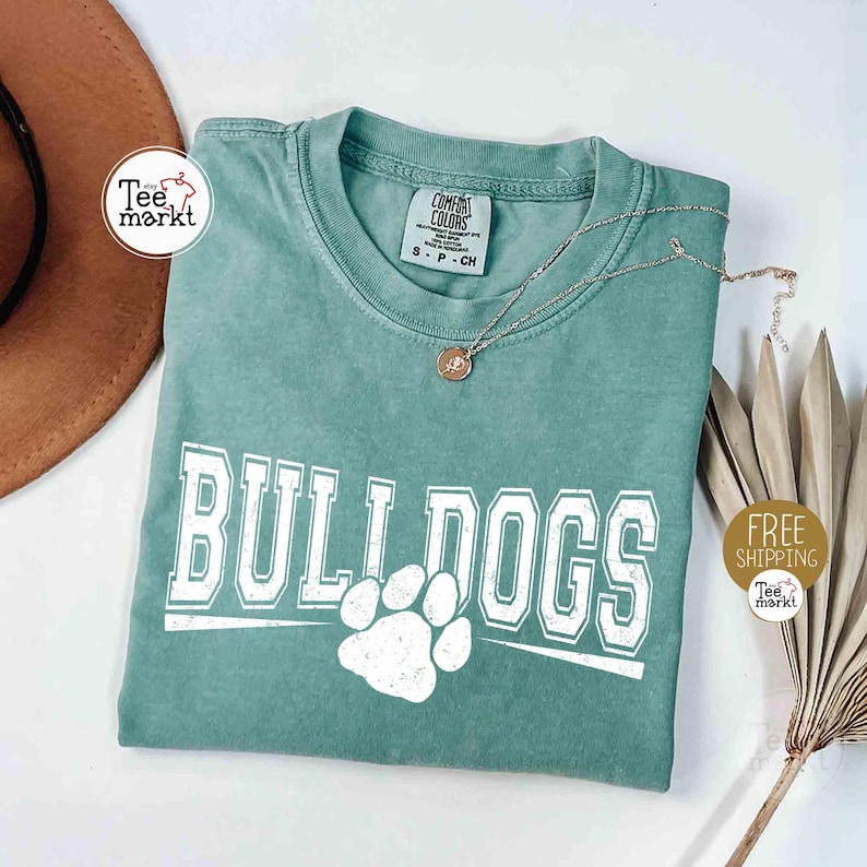 Vintage Bulldogs-skjorta, Comfort Colors Bulldogs-matchdagströja, Bulldogs maskottröja, Teacher Gameday-skjorta, Bulldog Tailgate Football Mama Light Green