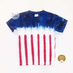 4. Juli handgefärbtes T-Shirt, USA Flagge Batik-Shirt, Rot-Weiß-Blau-T-Shirt, Spiral-Tie-Dye-Kleidung, Unabhängigkeitstag Passendes Hemden Geschenk