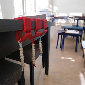 Percha de escritorio personalizable: gancho ligero de plástico para oficina y escuela