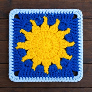 Patrón de ganchillo cuadrado "Abuela Sol" en PDF, motivo de sol celestial estilo boho, patrón de ganchillo de verano, descarga instantánea, fácil de hacer tú mismo (6 idiomas).