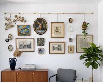 Zestaw do zawieszania obrazów na mosiężnej szynie – mosiądz lity, nielakierowany – ekspozycja sztuki ściennej