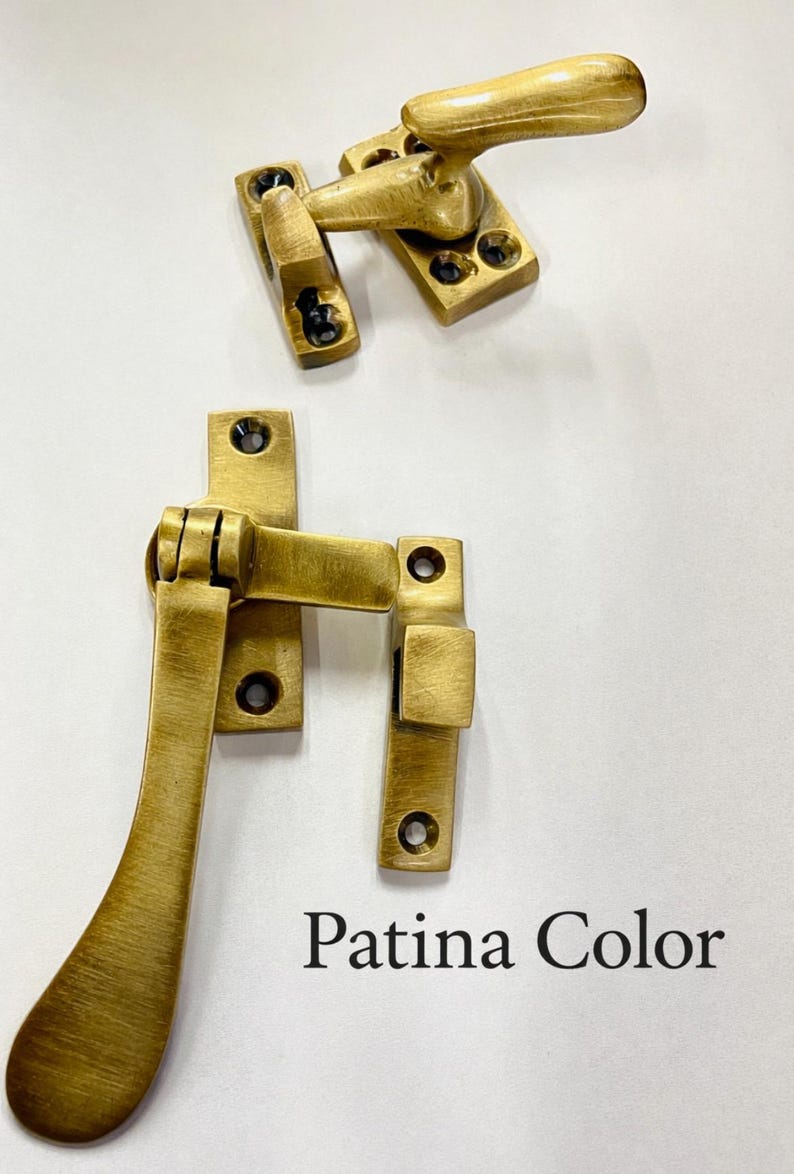 Uchwyty i gałki meblowe z litego mosiądzu – nielakierowane, polerowane okucia meblowe z mosiądzu patina color