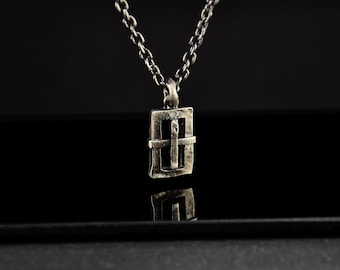 Collar con colgante de ventana de plata de ley oxidada: diseño de barra rústica