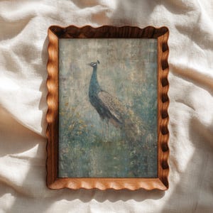 Arte de Pared Japandi con Pavo Real | Lámina Digital Minimalista Estilo Wabi Sabi | Decoración de Verano para Dormitorio o Salón