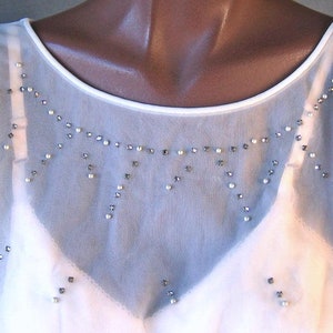 Blusa branca transparente anos 50 vintage strass pérolas mangas bufantes médio Mel Hayn & Gilbert VFG