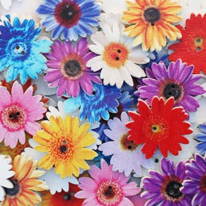50pcs Mixed Multicolor Flowers Wood Sewing Buttons.